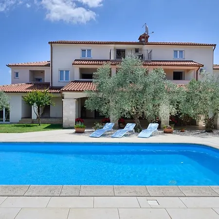 Fantastic In With Swimming Pool * Porec