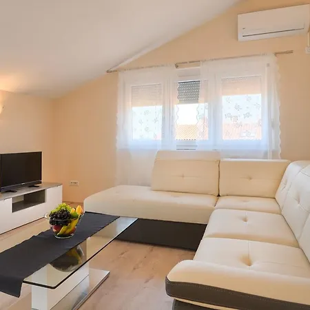 Fantastic In With Swimming Pool Poreč