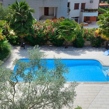 Fantastic In With Swimming Pool *
