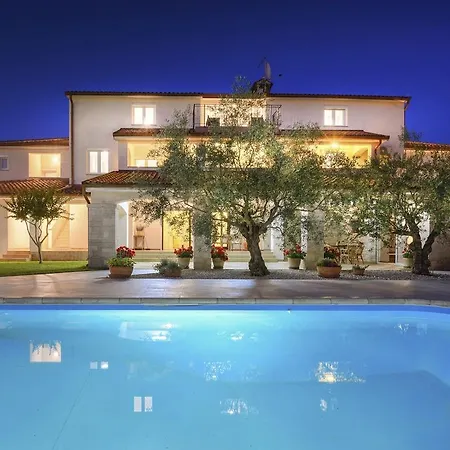 Fantastic In With Swimming Pool *