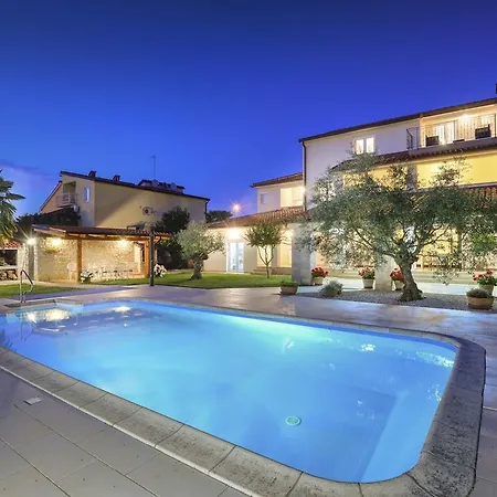 Fantastic In With Swimming Pool